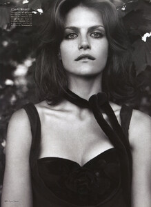 vogue-jp-oct-2004-5-sw-eet-seduction-004.jpg