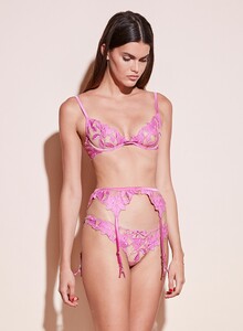web_crop_190418_FLEURDUMAL_SHOT_34_4990_3.37.01_PM_2600x.jpg