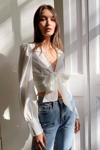 white-tie-not-puff-sleeve-cropped-blouse.jpeg