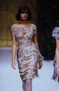 yasmeen-ghauri.thumb.jpg.8e13df5a403bb76521d672a9ffc49e1f.jpg