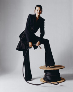 zoereport_sept_2019_sherry_jens_ingvarsson_mecca_james-williams23a4f21d980135e03c8a543f7668f547d.thumb.jpg.5b80a5e7205c2c2d2fe6473a651ff20d.jpg