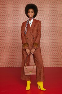 00001-fendi-milan-pre-fall-19.thumb.jpg.eddceb6b43278c882c1d4f1be4d0a6df.jpg