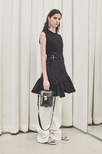 00003-3-1-phillip-lim-new-york-pre-fall-19.thumb.jpg.411a6e72ee6e477924690e7e5695e942.jpg