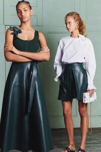 00006-OSCAR-DE-LA-RENTA-Pre-Fall-20.jpg