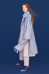 00008-fendi-london-vogue-resort-2019-pr.thumb.jpg.4a7c20fa8d8ca7fe1bfba1f56830bbfa.jpg