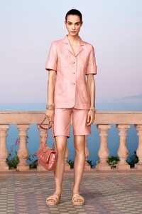 00011-Chanel-Resort-2021.thumb.jpg.94c9f3daea3fca6cb3170188173ffe2d.jpg