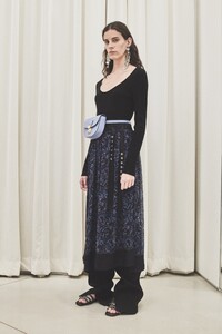 00012-3-1-phillip-lim-new-york-pre-fall-19.thumb.jpg.348ddd5d473b97566fb2ab50d7d3d1bd.jpg