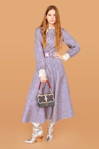 00012-fendi-london-vogue-resort-2019-pr.thumb.jpg.84c0856bd6176b73de455261e4d9ac58.jpg