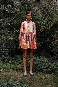 00015-osman-collection-spring-2019-ready-to-wear.thumb.jpg.e4c4383fcf787551ddb2980abf49066f.jpg