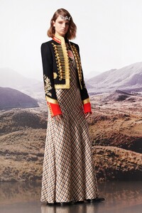00020-Paco-Rabanne-Pre-Fall-19-credit-Theo-Sion.thumb.jpg.ccf2060f266a9f06845f5e2ccaecde04.jpg