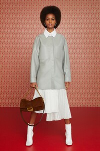 00020-fendi-milan-pre-fall-19.thumb.jpg.568f043cdefb5821267222ab690aaf72.jpg