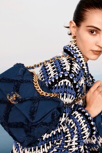 00021-Chanel-Details-Resort-2021.thumb.jpg.8c3bbe332e184ac55b6dac20490ad482.jpg