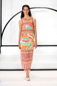 00022-Emilio-Pucci-Spring-2019-RTW.thumb.jpg.4cbd31fcc69ea3a975228be9f47baae5.jpg