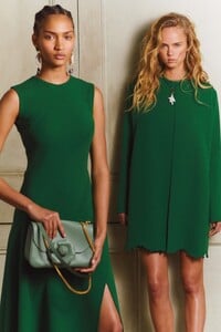 00024-OSCAR-DE-LA-RENTA-Pre-Fall-20.jpg