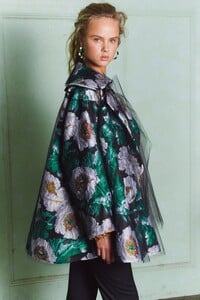 00027-OSCAR-DE-LA-RENTA-Pre-Fall-20.jpg