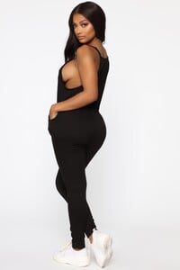 05-10-19_Studio_1_OD_10-38-17_3__67786_Black_PR_0141_AG.jpg