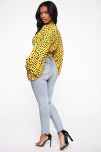 05-21-19_Studio_3_RG_14-55-40_55_S1744_Yellowcombo_1021_WG.jpg