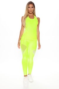 06-24-20Studio3_CE_SA_09-57-27_33_XGT3308L_NeonYellow_PC_45185_JF_RA.jpg