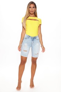 06-24-20Studio3_CE_SA_10-09-50_41_RT39752_Yellow_0001_WG.jpg