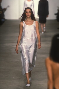 1048875978_CalvinKlein1998WomenRTW32.thumb.jpg.6bb8c58edd9f3fe1875c5887a4357e13.jpg