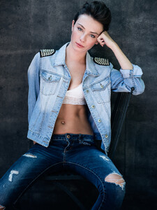 1071247004_large_portrait(2).thumb.jpg.ffe47ab12012ca5a229fd9a4da3a152b.jpg