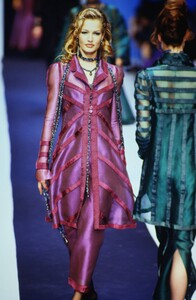 1150760260_karl-lagerfeld-fw-1992(6).thumb.jpg.097e2bf471f0c5b4c7c543ddf90ca0ef.jpg