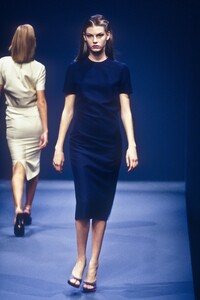 1184577948_Prada1998WomenRTW53.thumb.jpg.0ad889d3ec06890268eeb86196d94604.jpg