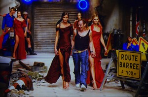 1204457264_gisele-galliano-finale(9).thumb.jpg.f95d71364d8f00950cb2bff003c81208.jpg