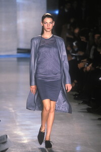 1234968564_DonnaKaran1998WomenRTW3.thumb.jpg.e9782690c592978ea0f757fbe9012ba8.jpg