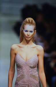 1256487706_valentino-hc-spring-1996(17).thumb.jpg.c20be3ce161f3c2ff9510a70965646f1.jpg