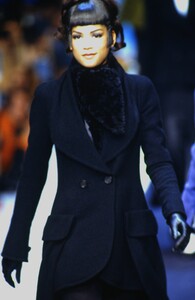 1258127494_karl-lagerfeld-fw-1992(8).thumb.jpg.6f162c9a29d0e91869e590f65a5e6e14.jpg