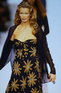 1267305021_valentino-ss-1994(10).thumb.jpg.720fa6c31dd933fcb90d040f91bf476d.jpg