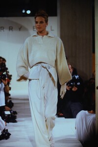 1286729612_perry-ellis-fall-1990(2).thumb.jpg.2e7f2418145612c4f8d47f0ee8af7746.jpg