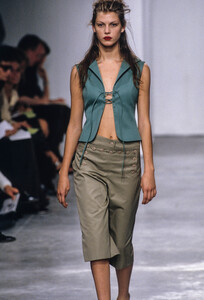 1319291949_MiuMiuSpring19982.thumb.jpg.5e311c8524855374fe672d1934f4ca62.jpg