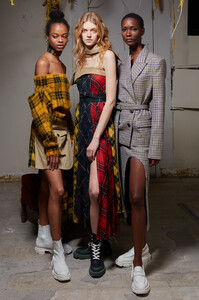 1321570312_MonseFall2020BackstageXj3idd12ZE_x.thumb.jpg.2cc069578d94c1ce37c62b22835d8b1c.jpg