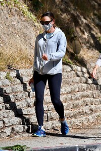       jen290620BZNimage109.jpg