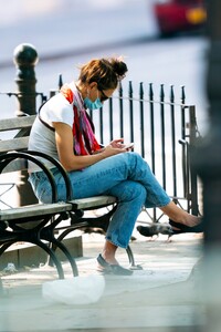       hol120620BZNimage115.jpg