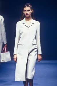 1412724716_Prada1998WomenRTW82.thumb.jpg.bac7711734a840b19e432099ae24bb39.jpg