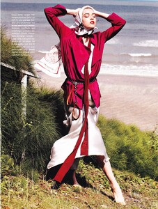 Vogue Germany (January 2010) - Côte d'Allure - 002.jpg