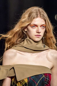 1459357025_MonseFall2020Details7mrXN-6H13hx.thumb.jpg.80fa784517229aa89532b5a4eacbb6e7.jpg