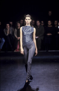 1492382639_CostumeNational1998WomenRTW27.thumb.jpg.dd3c1969e905a0d8bda2369bd9b509be.jpg