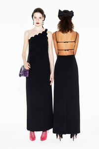 15-Miu-Miu-Pre-Fall-18.thumb.jpg.f50f95327bdebc56911343b122751b6c.jpg