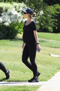       kat150620BZNimage110.jpg