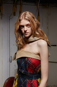 1511798657_MonseFall2020Backstage68Ca4yhmsx_x.thumb.jpg.0f92af1c46ff479847b66644cb84bed8.jpg