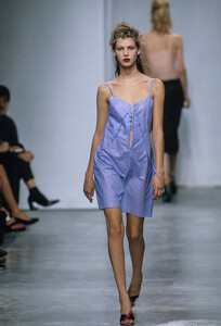 1515295841_MiuMiuSpring19985.thumb.jpg.3a769e7f15da8afc098f3922aa502a09.jpg