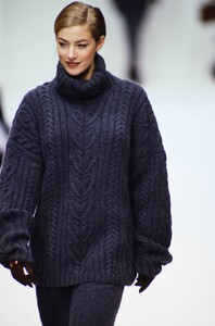 1570135435_gucci-fw-1992(19).thumb.jpg.999c9796db0533b80c9b9446e8827749.jpg