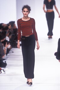 16010359_SoniaRykiel1997WomenRTW88.thumb.jpg.0db9a06bf6e76054b2635600496eb578.jpg