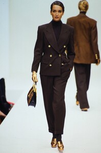 1626914582_gucci-fw-1992(10).thumb.jpg.3b751fe75716d2f619c67e2905ab7a24.jpg