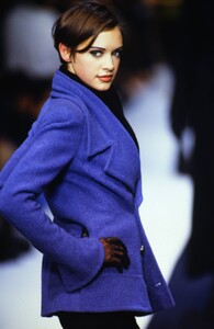 1744314551_karl-lagerfeld-fw-1992(11).thumb.jpg.77e4942694b02f9f51ea60e43b5a50a1.jpg