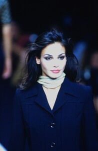 178670506_paco-rabanne-ss-1997(26).thumb.jpg.ed0ea0d9c4180fe8501666daa7c4e55f.jpg